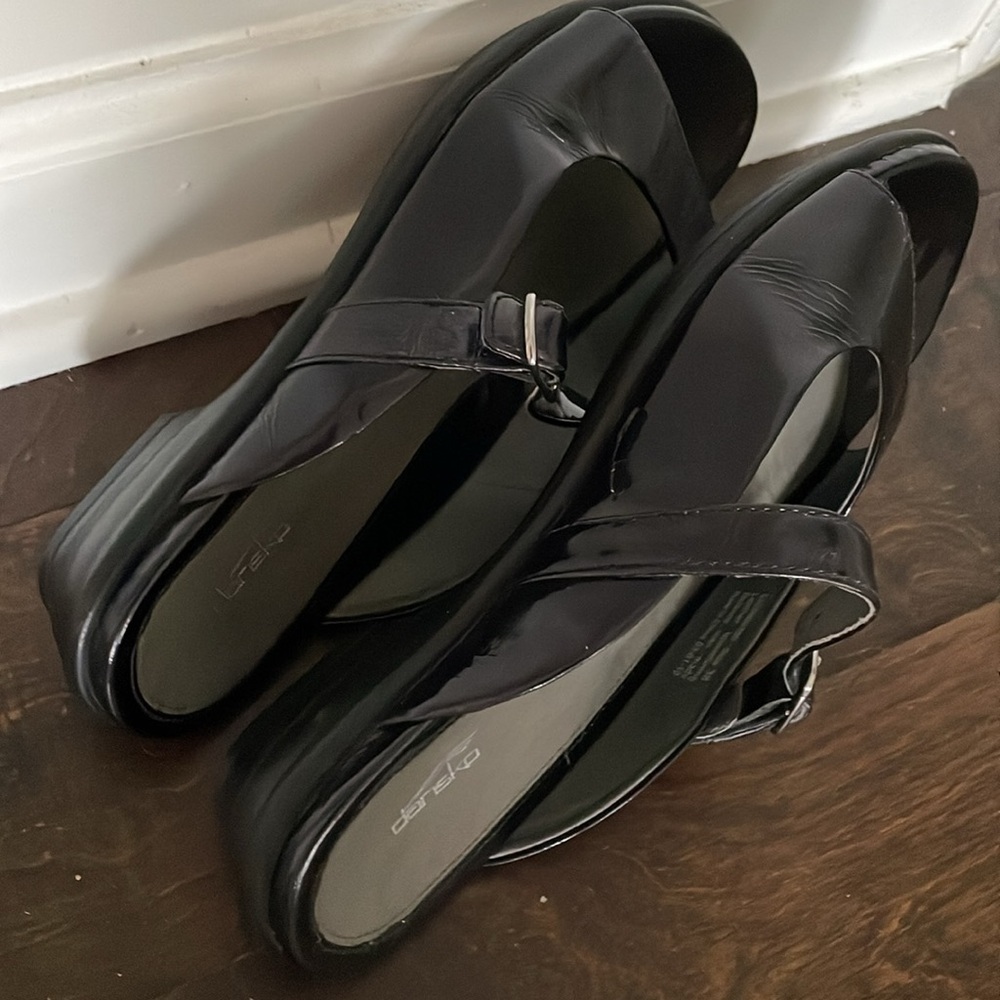 Dansko Sloane Style Sandals Size 7.5-8 Black Patent Leather Slipons - Picture 11 of 12